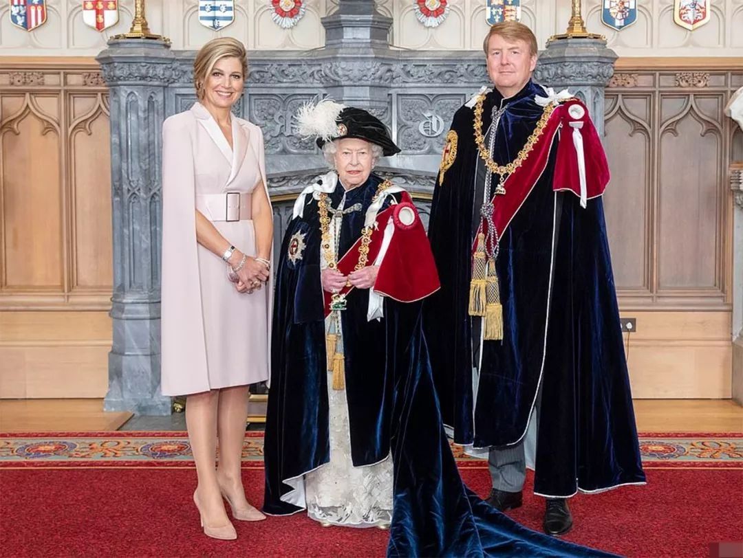 荷兰王后马克西玛身高178堪比超模较爱王冠珠宝show