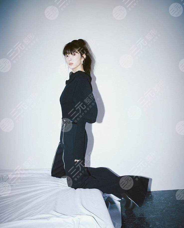 Irene裴珠泫新画报公开状态引人热议!