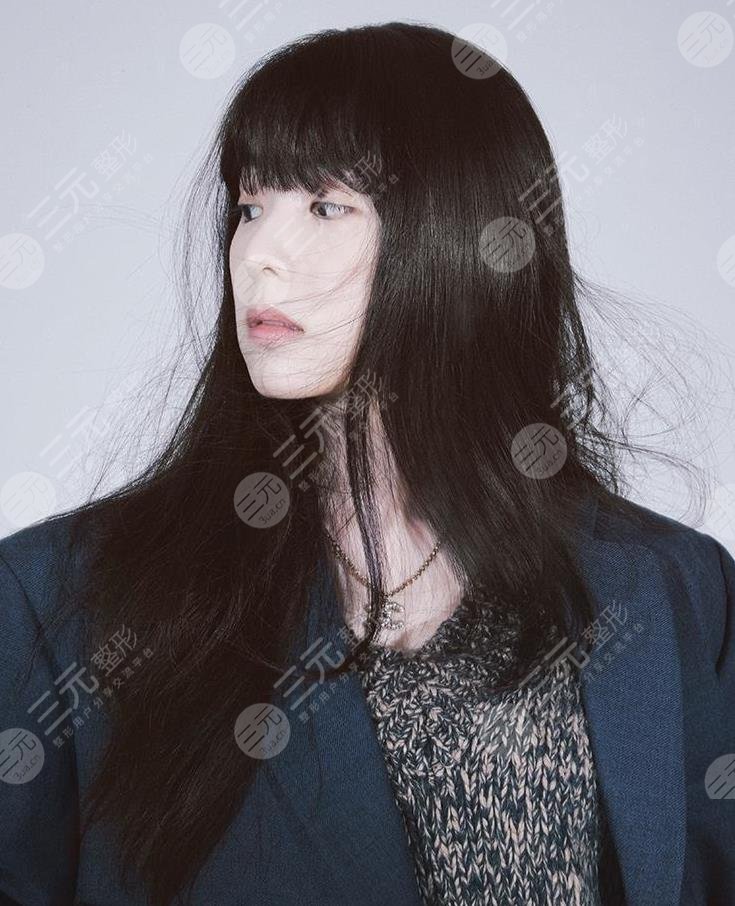 Irene裴珠泫新画报公开状态引人热议!