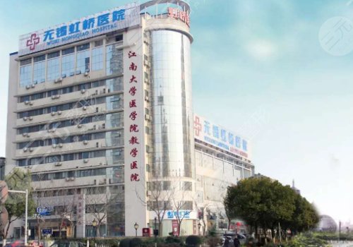 面对脱发难题：科学治疗，找回满满自信心