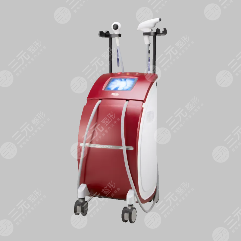 朴灿烈整容了？网友放出前后对比整容实锤？！