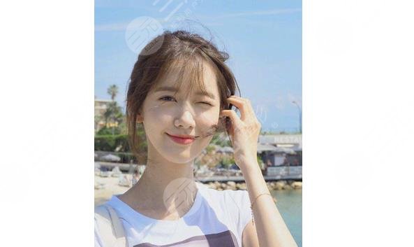 清纯神颜的林允儿也有地包天？！颜值揭秘~