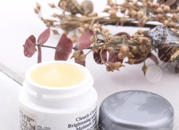 科颜氏集焕白净润透白保湿霜