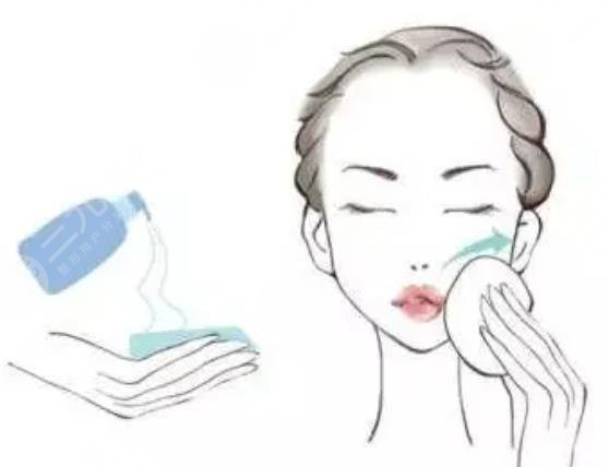 正确使用润肤水