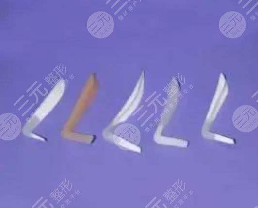 隆鼻