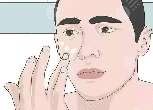 　　男士怎么保养皮肤变白细嫩?随着时代的发展，有很多小伙伴们都有熬夜的习惯，当然也有部分工种需要大家去熬夜，但是熬夜毕竟是比较伤身体的，比较的外在体现就是皮肤变差，其实男士和女士除了部分资质的不同以外，大多数情况都是相同的，那么对于男士朋友们来说应该怎样去护肤呢?下面是小编根据许多求美者介绍的且有用的男士护肤方法大全，大家一起来看一下吧!  　　一、男士怎么保养皮肤变白细嫩?  　　1、注射  　　是目前比较受欢迎的注射类皮肤美容的方法，将材料注射到层位置，缓解之后日服会有一定的水润和光亮的作用，能够达到补水保湿、除皱、收缩毛孔的果。  　　2、光子嫩肤  　　光子嫩肤是目前高科技的美容整形项目之一，主要采用的是特定的彩光器械，也就是专用于做光子嫩肤的激光，可以穿透皮肤层分解黑色素，击碎色素斑点，除此之外光子嫩肤还可以刺激胶原蛋白的增生来达到一定程度上的美白嫩肤果。  　　3、冷光美白  　　冷光美白的主要流程主要是将特制的冷冻液涂在需要美白的皮肤位置上面，再利用专业的技术设备进行照射，利用光化学作用，能够将黑色素分解随着新陈代谢排泄出来，整个流程下来，可以让皮肤变得美白和干净，除此之外还拥有一定的淡化皱纹和松弛皮肤的作用。  　　4、清洁工作要做好  　　除了以上几种技术手段以外，在清洁上面，不管是男士或是女士，都要保持好干净卫生，在适当的情况下涂抹爽肤水或者是保肤乳都能够起到让皮肤清洁和保湿的作用。  　　5、补水  　　如果皮肤比较干燥缺水的话，其实也会在一定程度上影响到整体美观，补水工作做好就能拥有水润的肌肤。  　　二、男性油性皮肤怎么改良?  　　男性通常都有油性皮肤的困扰，油性皮肤主要的征兆就是出油多，毛孔粗大等，所以可以通过调整饮食习惯，加强清洁工作等方法来改良。  　　1、果酸换肤，也是目前美容项目之一，只要通过专业的果酸换肤方式，在肌肤表面涂抹浓度较高的酸，去除面部的老化角质层，抑制皮脂腺的分泌，在一定程度上是可以改良油性皮肤的，也是众多油性皮肤改良叫有果的技术手段之一。  　　2、饮食习惯，油性皮肤多是内分泌失调引起的，所以在饮食上面就要避免吃高油高脂的食物，例如奶油，肥肉等都不能过多的食物，多吃维生素C等食物，可以有的改良油性皮肤。  　　三、皮肤美容的技术手段有哪些?  　　1、日常美容  　　主要指的是通过护肤品日常的补水等工作来维持皮肤美容，包括了在引用上面多喝维生素C的饮品，以及水杨酸外用维维生素等都可以运用到护肤品和化妆品中，在一定程度上可以护肤，对于皮肤美容上面有着较好的果。  　　2、化学美容  　　主要指的就是果酸等材料液体对皮肤进行深层次的处理和清洁，美容项目中，中等，的脱皮技术手法，有着较好的美容果，但也有一定的缺点，如果缓解之后，护肤不当容易造成皮肤损伤，色素沉着的副作用，所以这项技术手段，虽然好但是对于求美者自身的护理工作有较高的要求。  　　3、技术美容  　　皮肤美容的技术手段其实包括了很多种，包括了微晶磨皮光子嫩肤激光美容等多个方法，都是通过专业的医疗器械设备对皮肤进行一定的缓解来达到良好的良好服变美，去除皮肤瑕疵问题的整形技术手段之一，但需要注意的是，器械设备需要由正规的医生来操作，这样才能达到好的皮肤美容果。