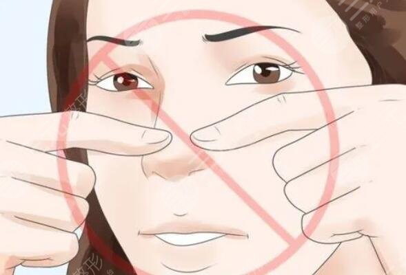 黑头导出液哪个好用？果且不伤毛孔皮肤！正确操作步骤你学会了吗？