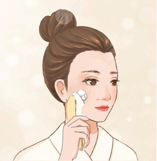 　　美容仪管用吗?美容仪是一种在医美领域中常见的美容设备，其采用微电流、射频、激光等技术，可针对不同肌肤问题进行缓解，包括改良皮肤松弛、淡化皱纹、淡化色斑、提亮肤色等。随着医美技术的不断发展，美容仪的种类也越来越多，价格也越来越亲民，越来越多的人开始选择在家使用美容仪来进行皮肤护理。美容仪的功效因设备类型、技术原理等因素而异。下面，我们来看看不同类型的美容仪，以及它们在医美领域中的应用和效果。  　　一、美容仪分类及效果  　　1、射频美容仪  　　射频美容仪是一种利用高频电流产生的热能来刺激胶原蛋白再生，从而达到紧致肌肤的效果。射频美容仪主要用于改良皮肤松弛、淡化细纹、改良面部轮廓等方面。经过长期的缓解，能够取得较好的效果。  　　2、微电流美容仪  　　微电流美容仪利用微弱电流刺激肌肤细胞活力，促进肌肤代谢，增强肌肤弹性，达到紧致皮肤、淡化皱纹的效果。由于微电流美容仪刺激力度微弱，缓解需要长时间持续进行。  　　3、激光美容仪  　　激光美容仪利用激光能量刺激胶原蛋白再生，达到提亮肤色、淡化色斑、淡化皱纹等效果。不过，激光美容仪需要严格控制能量强度和缓解时间，过度缓解可能会造成皮肤损伤。  　　二、美容仪注意事项  　　1、皮肤清洁  　　使用美容仪前需要将皮肤清洁干净，以免污垢和油脂影响美容仪的效果和安全性。  　　2、使用前进行测试  　　使用美容仪前，建议进行皮肤测试。将美容仪的探头轻轻贴在手臂上，逐渐调节强度，测试感受舒适度和刺激力度。  　　3、正确的使用方法  　　美容仪使用时需要按照说明书上的步骤进行，不要超时或者过度用力，避免对皮肤造成损伤。  　　4、使用后保养  　　缓解后，需要进行皮肤保养，如敷面膜、涂护肤品等，保持皮肤水润和养护。  　　三、美容仪适用人群  　　1、年龄在25岁以上的人群，由于年龄的增长，皮肤自我修复的能力逐渐下降，需要额外的保养来维持皮肤的健康和美观。  　　2、肤质干燥、敏感、暗沉、有皱纹等肌肤问题的人群，这些人群皮肤需要更加细致的护理，美容仪能够提供针对性的缓解，促进肌肤代谢，增强皮肤免疫力。  　　3、希望在家中进行简单护理的人群，对于一些忙于工作或照顾家庭的人来说，到美容院进行专业护理可能不太方便，使用美容仪能够在家中自行完成。  　　4、在医美机构进行缓解后需要进行后续护理的人群，一些医美机构的医生或护士会建议患者在缓解后使用美容仪进行维护和加速恢复。  　　综合来看，美容仪的效果因设备类型、技术原理、缓解时间等因素而异，需要根据个人肤质和肌肤问题选择适合的美容仪进行缓解。此外，为了缓解效果和安全性，使用美容仪需要遵循说明书上的操作指导，不可盲目使用或过度缓解。