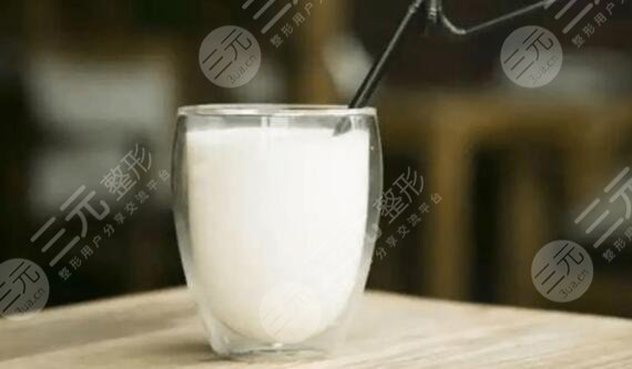 用高温或低温处理牛奶