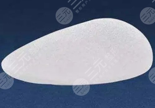 水滴形假体隆胸多少钱？