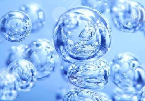 打玻尿酸10几年后比同龄人年轻吗？