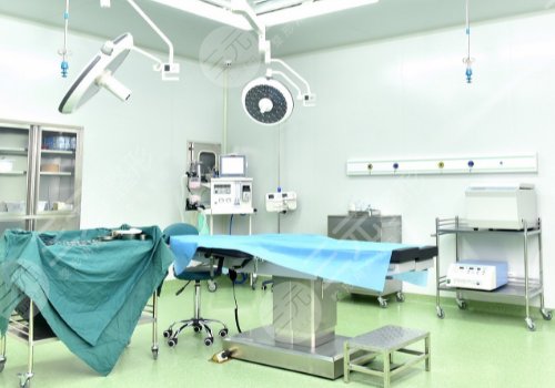 黄在弘做鼻子怎么样?