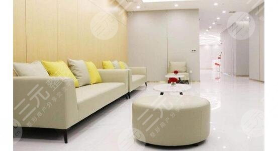 覃方燕做双眼皮怎么样