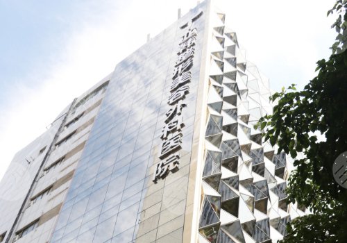 武汉缩胸手术医院