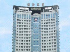 重庆新桥医院整形科做天生上眼下垂手术怎样？医生信息_修复案例分享
