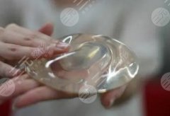 隆胸假体光面好还是毛面好?区别讲解,教会你怎么选! 隆胸假体光面好还是毛面好?区别讲解,教会你怎么选!