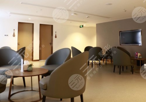 高定新医生照片