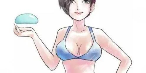 隆胸
