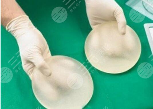 隆胸假体取出