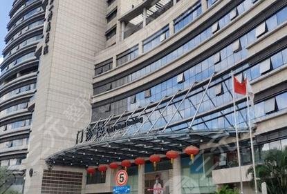 广医附一院缩胸多少钱?